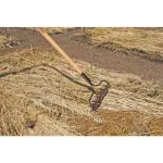 Ancinho-metalico-com-haste-leve-14-dentes-cabo-de-madeira-145-cm-Tramontina-77105644