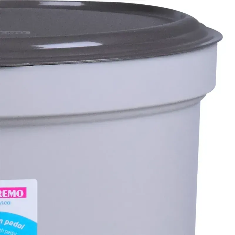 Lixeira-Redonda-de-Plastico-com-Pedal-135L-Sanremo